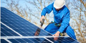 Installation Maintenance Panneaux Solaires Photovoltaïques à Pomoy